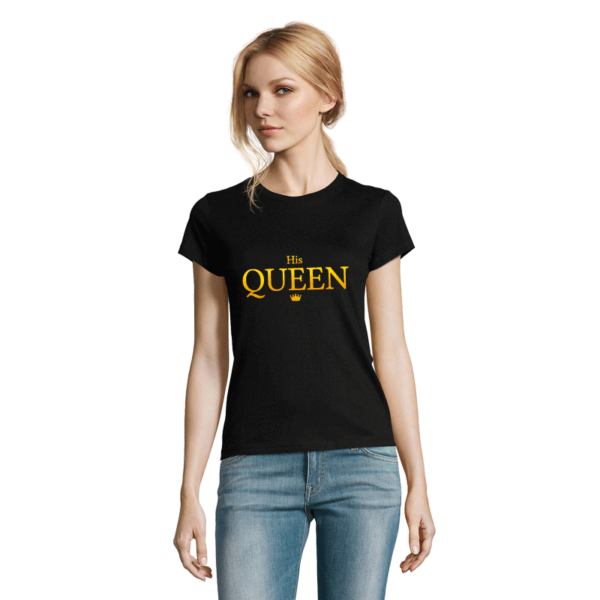 Czarny, damski t-shirt z nadrukiem QUEEN - zdjęcie modelki